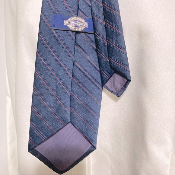 Towncraft Vintage Diagonal Stripe Navy Blue Red Stripes Men's Necktie 3.5" Wide - Picture 5 of 7